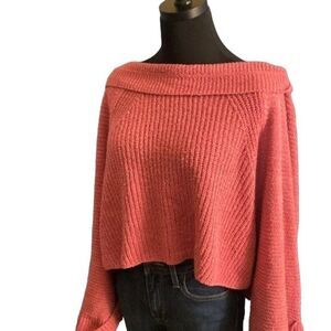 Wide Cropped Dark Pink Sweater with Flared Sleeves by Peach, Size  M/L